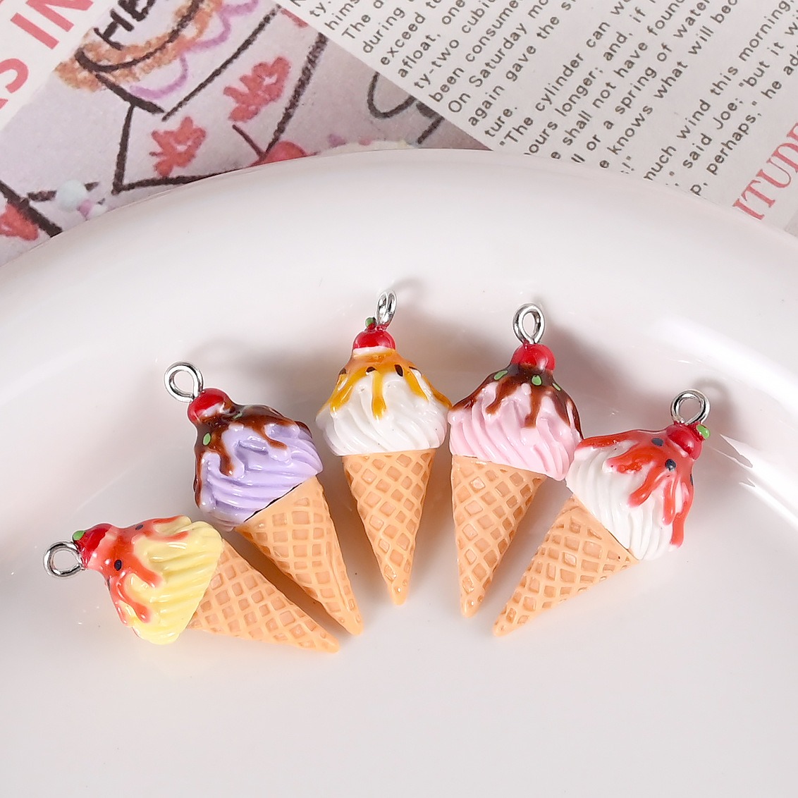 Resin Art Pendant - Mini cône de crème glacée en